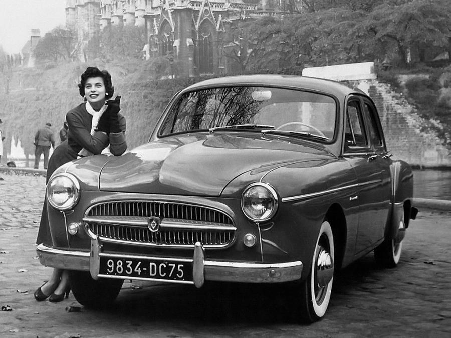  Renault Fregate Amiral 1953 года  (фото 2 из 2)